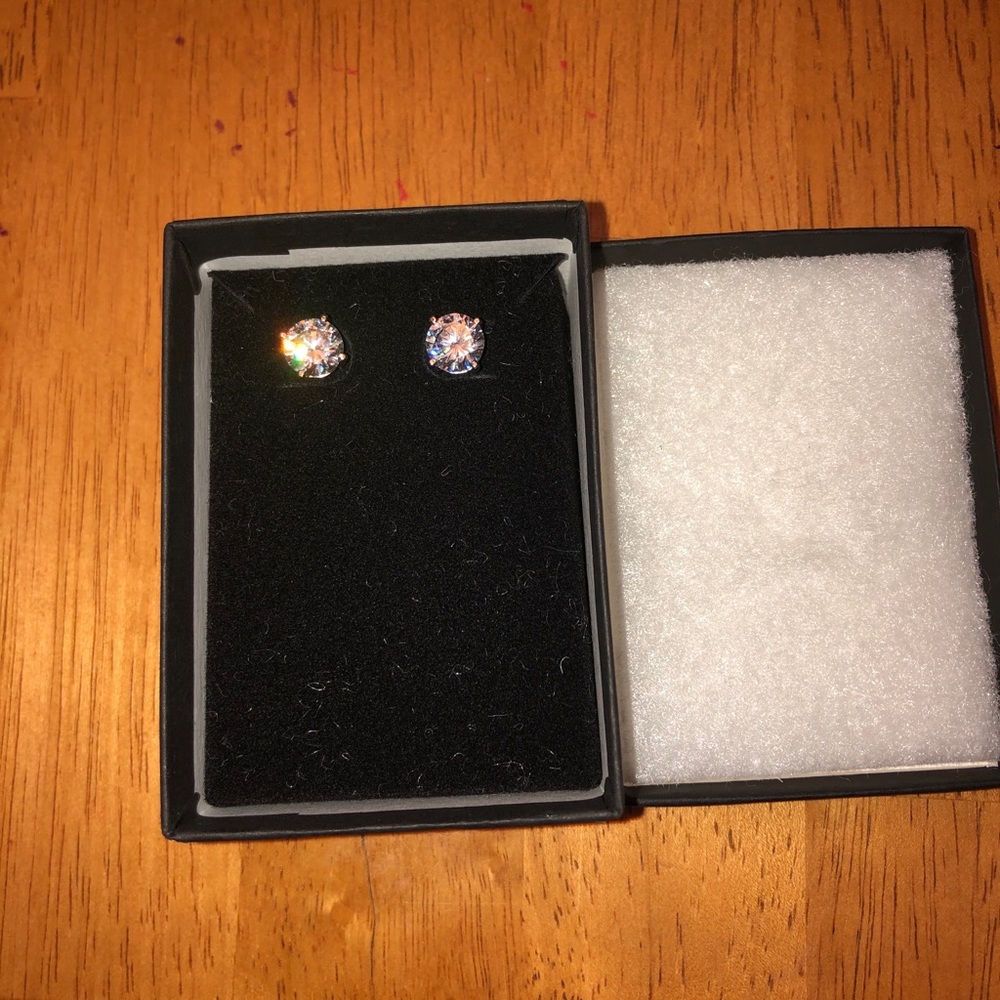 New large diamond earrings (not real diamonds)